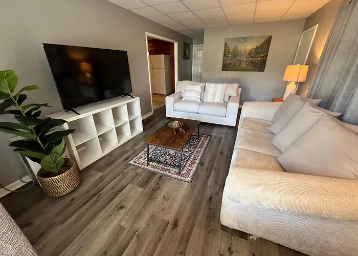 3Br 5 Beds Groups Ask For Last-Minute Deal!